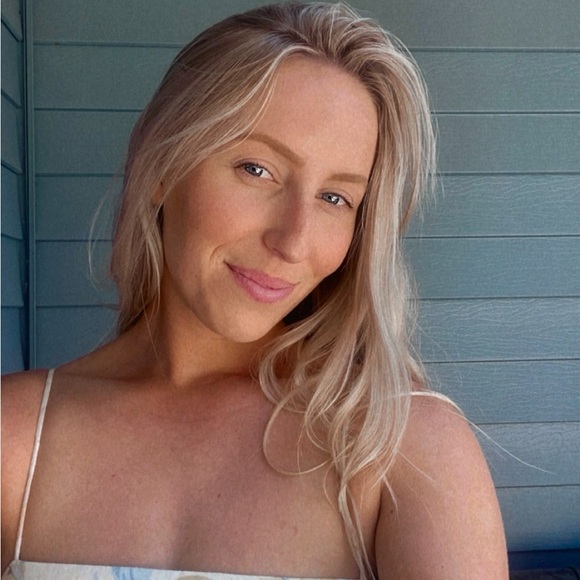 Meet your Posher, Becky - Picture 1 of 1